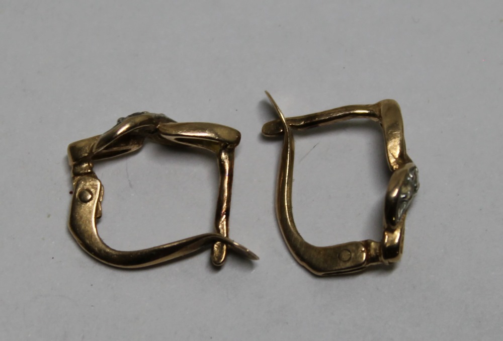 Комплект золотых украшений 3 пр., серьги и кулон, 585 пр. фианиты, 2,8 гр. (сост. на фото)