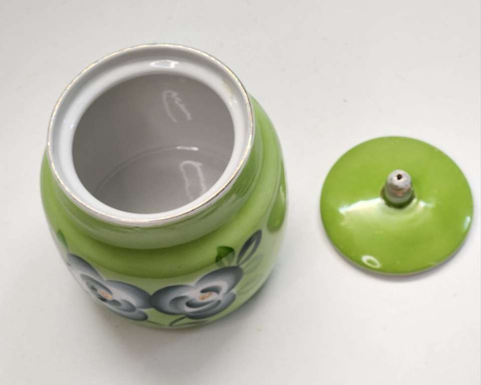 Сахарница Пролетарий салатовая зеленая