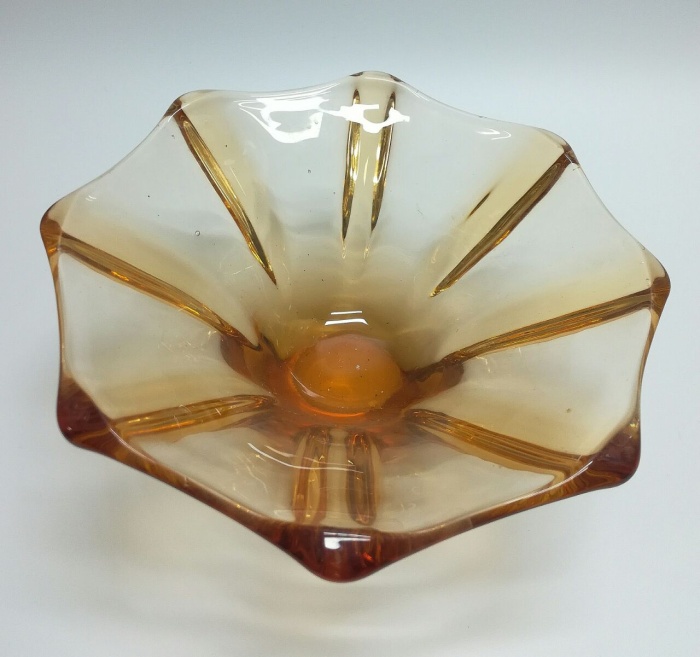 Салатник, цветное стекло, гутная техника