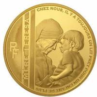 (№2010km1693) Монета Франция 2010 год 200 Euro (Мать Тереза)