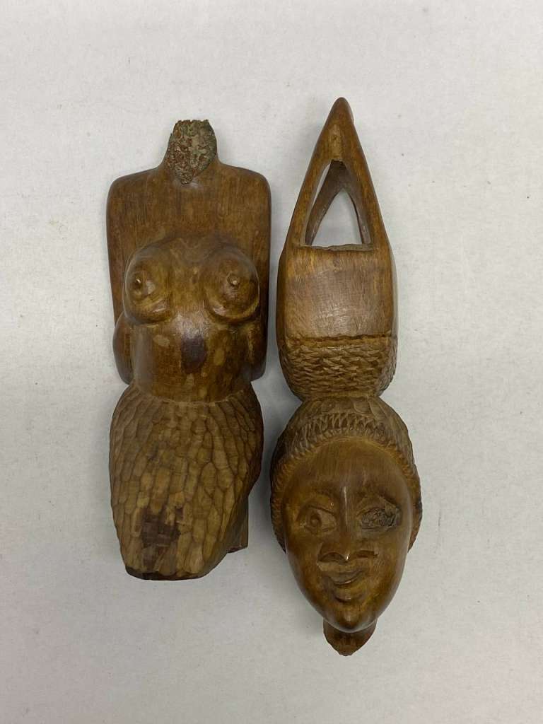 Статуэтка девушка Африка красное дерво (требует ремонта)