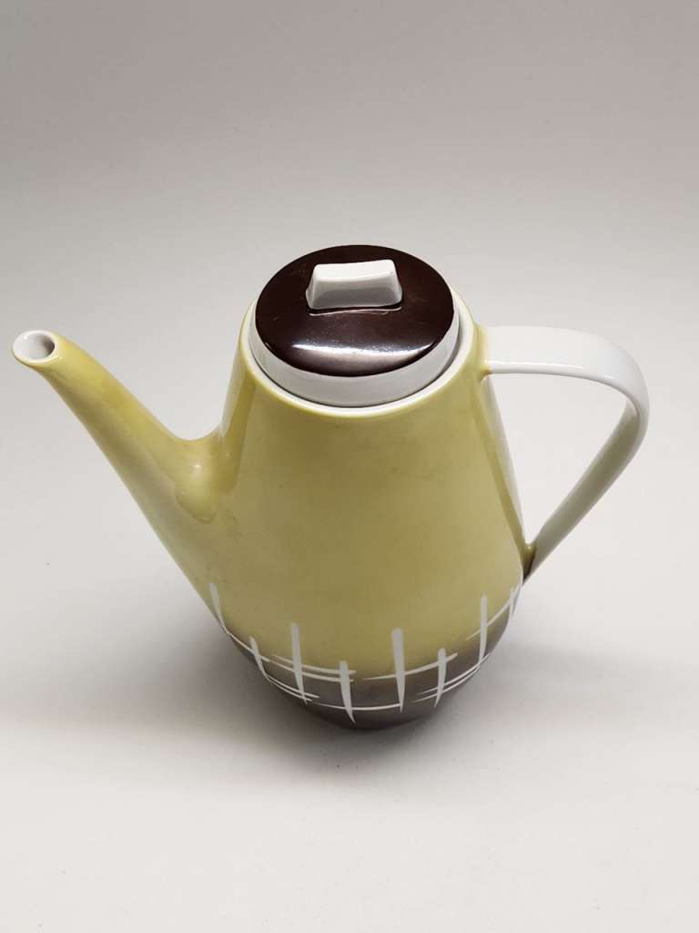 Кофейник ГДР высота 19 см желтый коричневый