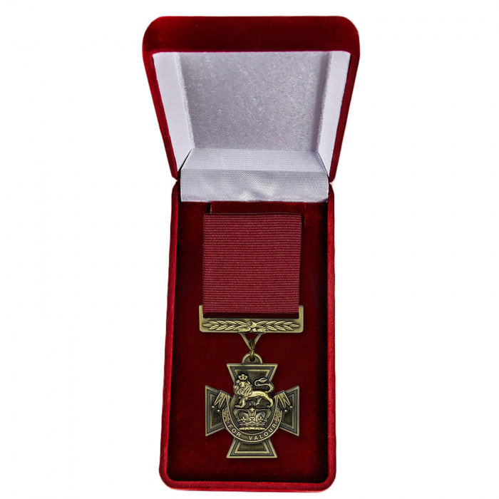 Копия: Медаль  &quot;Нагрудный крест Виктории&quot;  в бархатном футляре