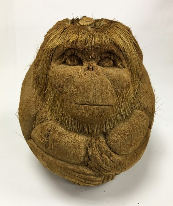 Обезьяна из кокоса (сост. на фото)