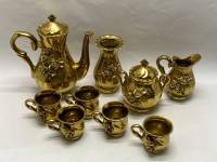 Кофейный сервиз кофейник, молочник, сахарница, ваза, 5 чашек