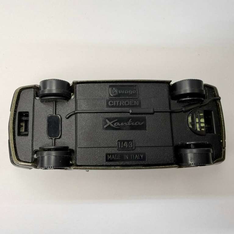 Модель BBurago Citroen Xantia в коробке
