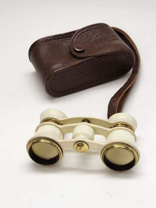 Бинокль театральный СССР в оригинальном чехле
