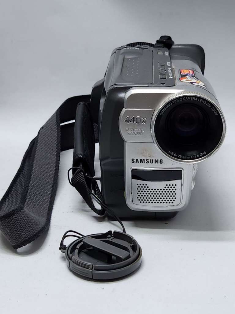 Видеокамера Samsung VP-M50  Корея  (рабочая)