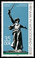 (1983-074) Марка Германия (ГДР) "Родина-мать"    Монумент в Волгограде III Θ