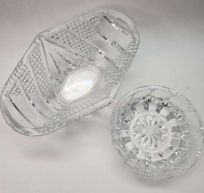 Салатники хрусталь 2 шт ладья и круглый