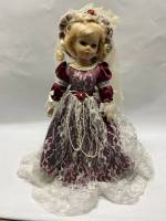 Кукла фарфровая 40 см