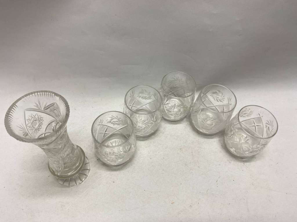 Ваза и 5 стаканов хрусталь