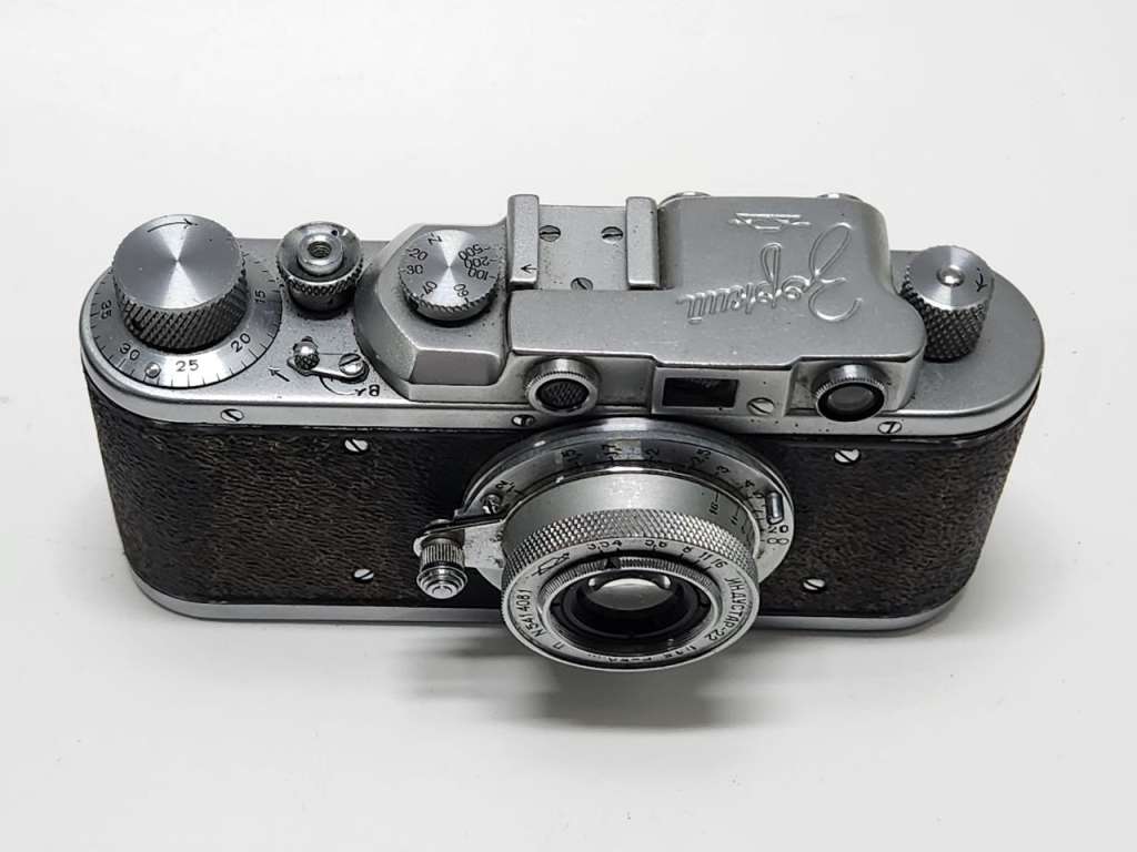 Фотоаппарат плёночный Зоркий с объективом Индустар -22 СССР  