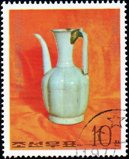 (1977-037) Марка Северная Корея &quot;Чайник, династия Коре&quot;   Фарфоровые вазы III Θ