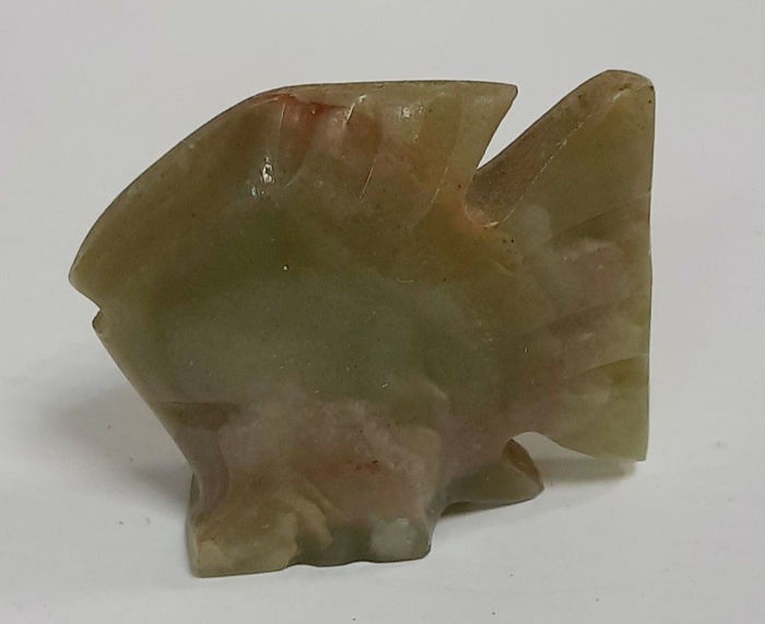 Рыбка из оникса (сост. на фото)