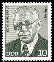 (1974-001) Марка Германия (ГДР) "Эдвин Хаббл"    Деятели Рабочего движения III O