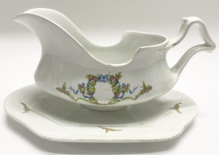 Соусник Кузнецов начало 20 века фарфор 