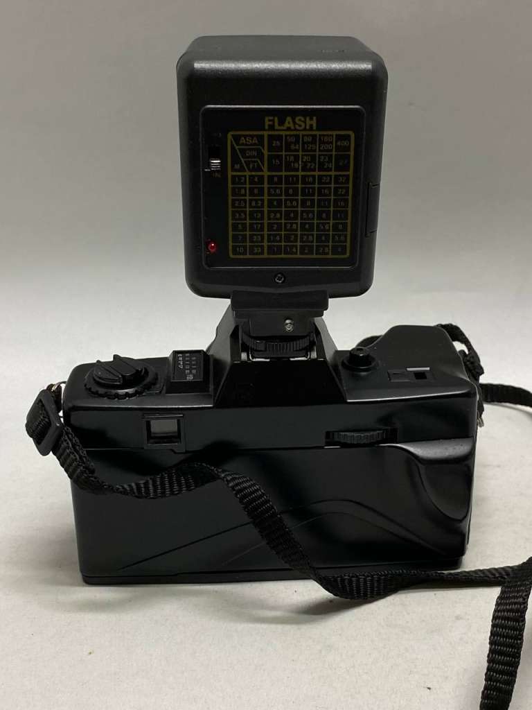 Фотоаппарат пленочный Nippon AR4392F с фотовспышкой