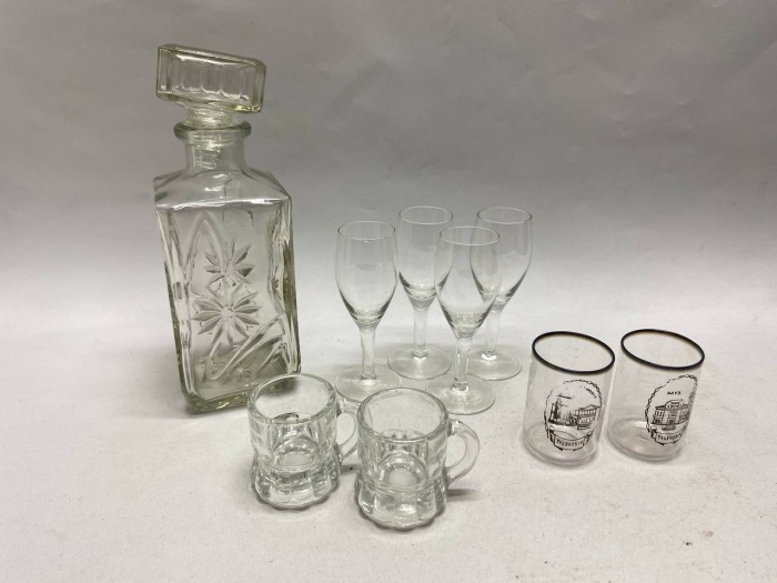 Графин и 8 стопок, стекло