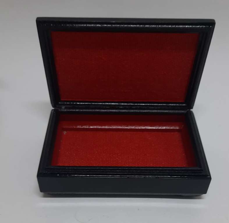 Шкатулка, дерево (Сост. на фото)