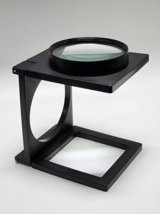 Лупа складная настольная диаметр линзы 11 см