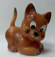 Игрушка резиновая "Котик с клубком" (сост. на фото)