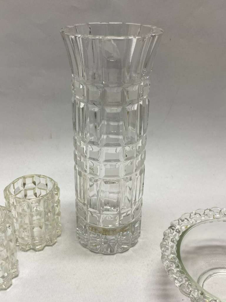 Ваза, конфетница, 2 подсвечника стекло, резьба