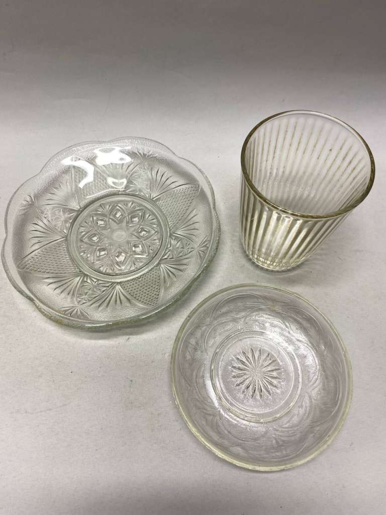 Тарелки стекло 2 шт и стакан СССР