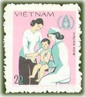 (1979-035) Марка Вьетнам "Детский доктор"    Международный год детей III Θ