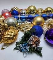 Елочные шары, шишки золотые синие и бусы красные набор 