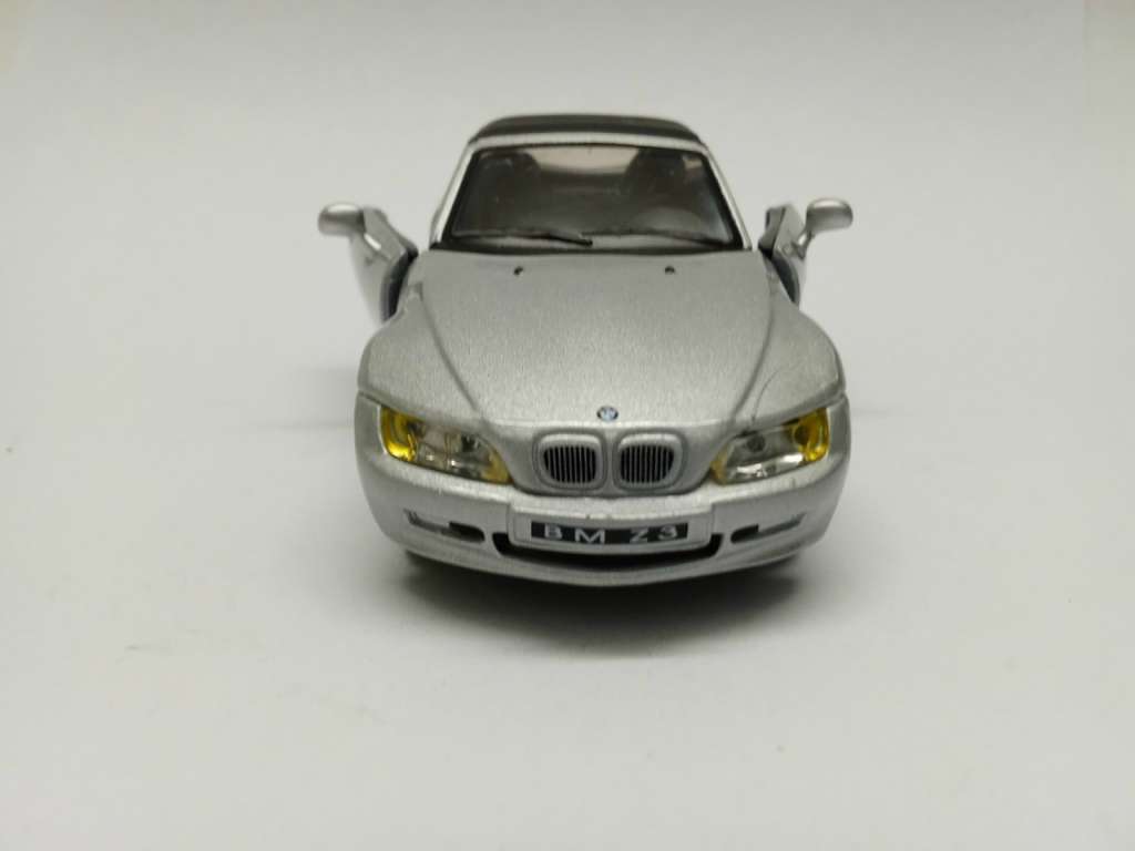 Модель авто 1:43 BMW Z3 Hongwell 