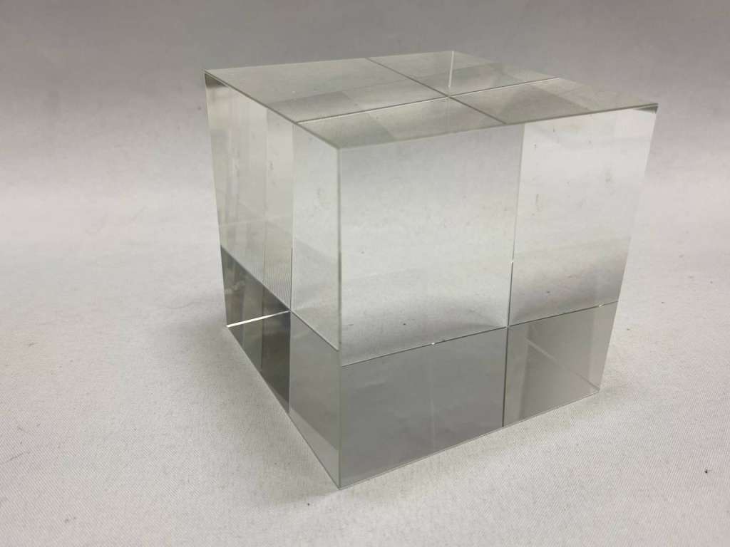 Сувенир куб хрусталь прозрачнй 8 см Австрия