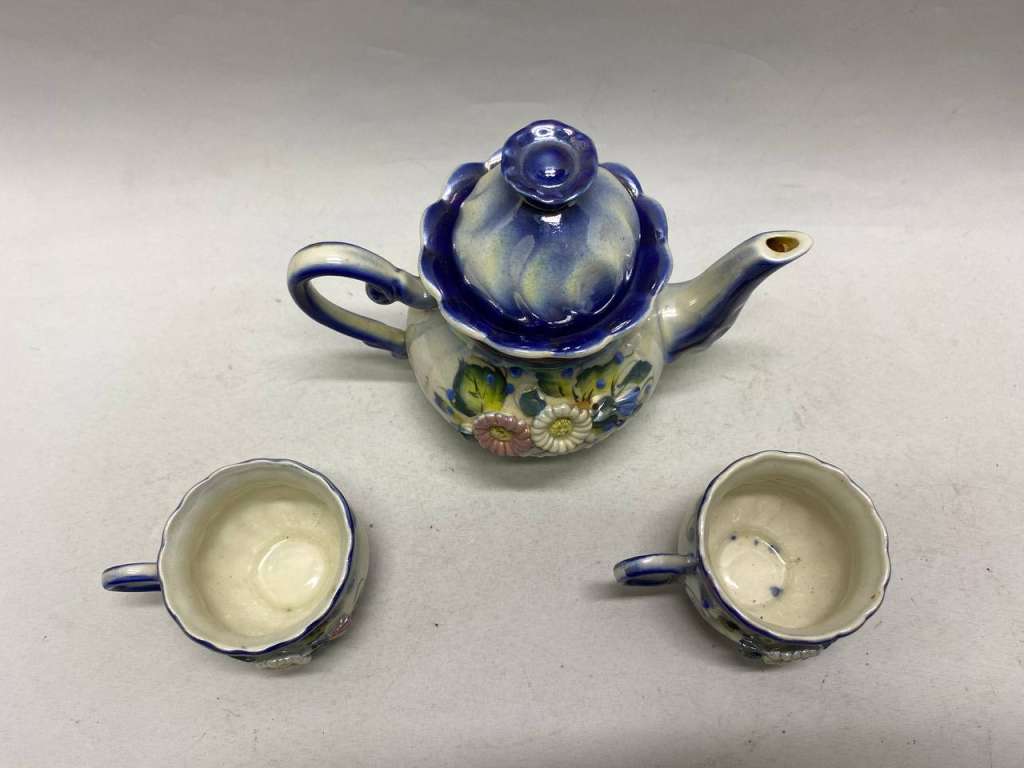 Чайник заварочный и 2 чашки