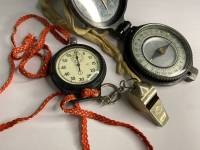 Компас, секундомер и свисток