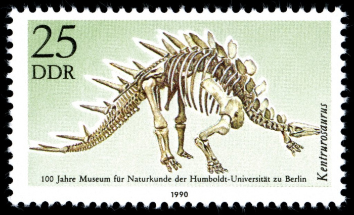 (1990-028) Марка Германия (ГДР) &quot;Кентрозавр&quot;    Музей естественной истории II Θ