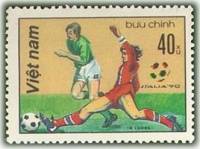 (1990-098) Марка Вьетнам "Футбол (3)"    ЧМ по футболу 1990, Италия III O