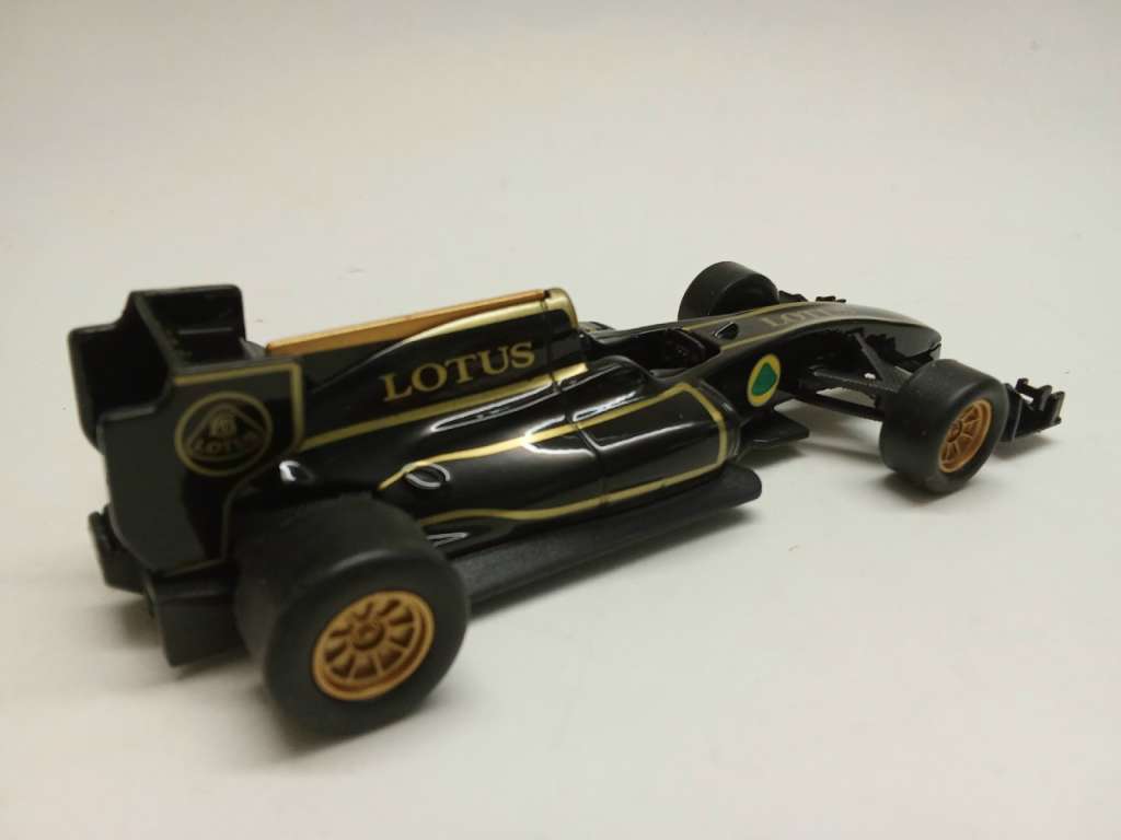Модель авто Lotus T125 Welly в коробке