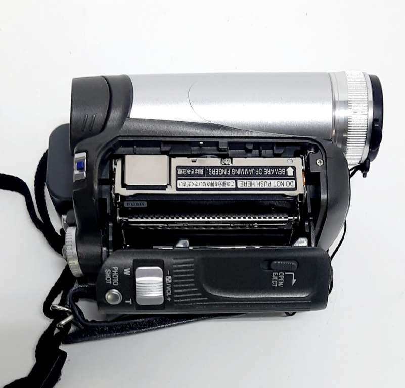 Видеокамера Panasonic NV-GS25 MiniDV, 24x, видоискатель Китай  Сост. хорошее, рабочая