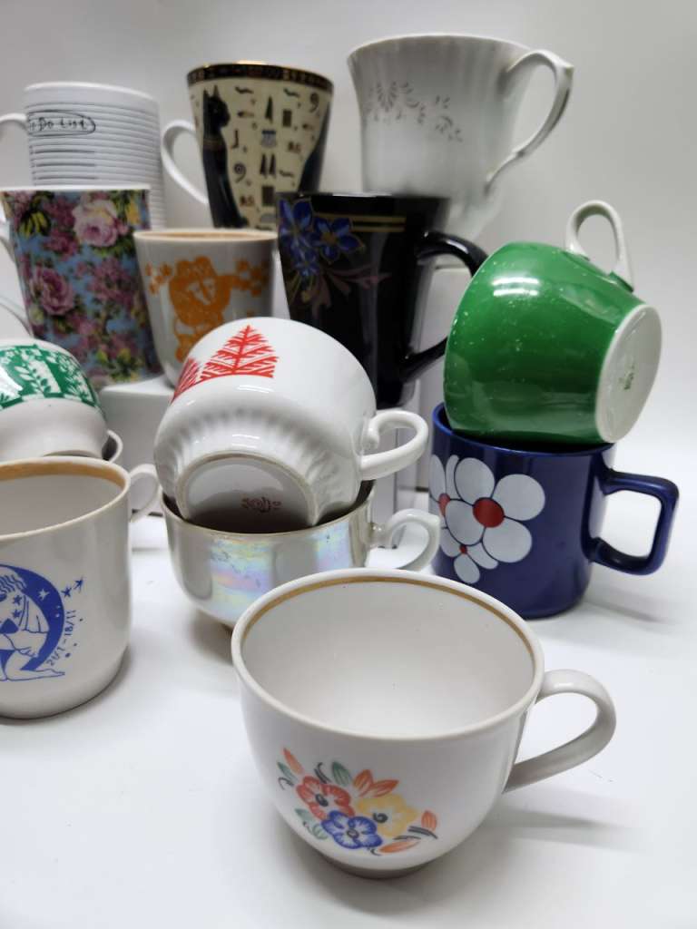 Чашки кружки чайные кофейные разные 16 штук