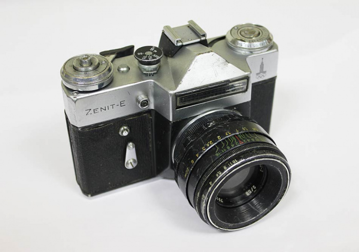 Фотоаппарат ZENIT-E с объективом Helios 44-2, без футляра (состояние на фото)