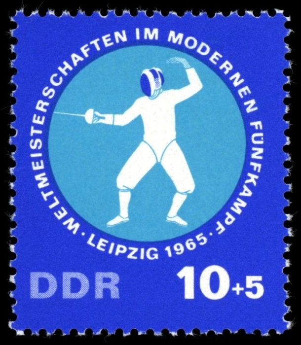 (1965-053) Марка Германия (ГДР) "Фехтование"    ЧМ по пятиборью II O