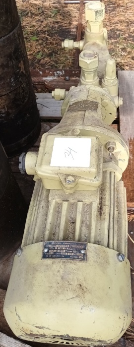 Насос судовой с двигателем (см фото)