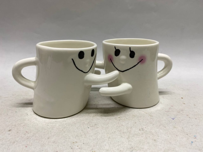 Кружки обнимашки пара