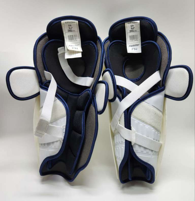 Хоккейная защита для ног Flame F14 SR14 новая