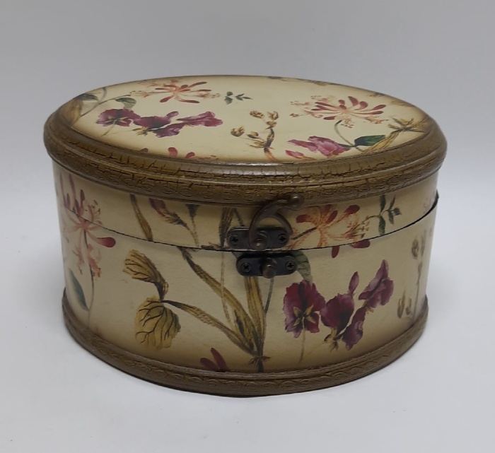 Шкатулка деревянная (сост. на фото)