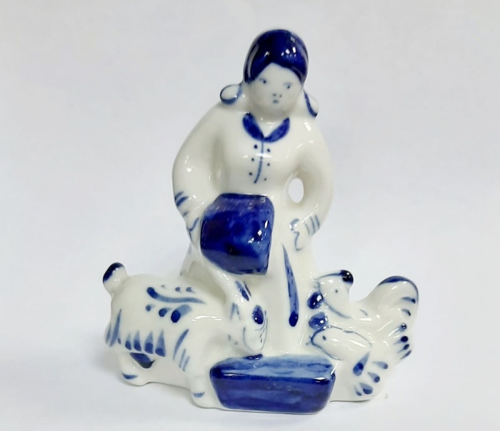 Фарфоровый сувенир "Хозяюшка", гжель