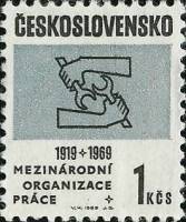 (1969-003) Марка Чехословакия "Руки с гаечными ключами"    50 лет Международной организации труда (М