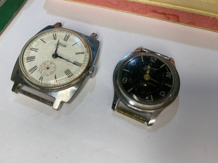 Часы наручные Восток и Зим на запчасти