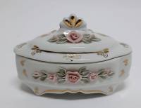 Шкатулка "Розы", фарфор, золочение, Ксловодская фабрика сувениров, СССР (сост. на фото)