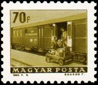 (1963-033) Марка Венгрия "Железнодорожный почтовый вагон" ,  III O